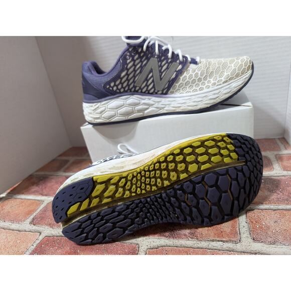 New Balance Fresh Foam Vongo v3 Women US 7.5 White Purple Running Shoes Sneakers - Picture 8 of 10
